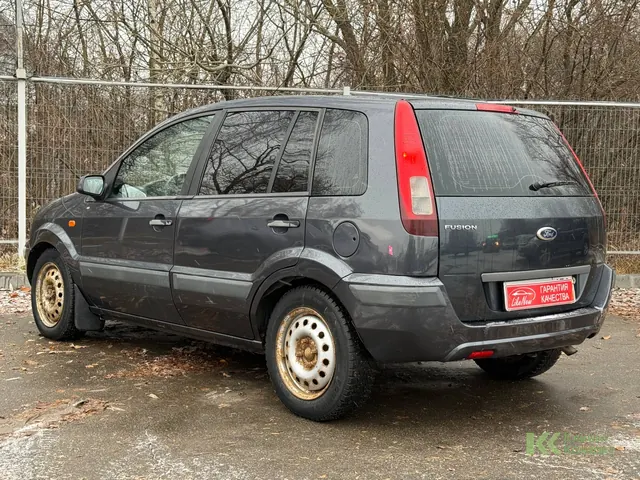 Ford Fusion (2006)