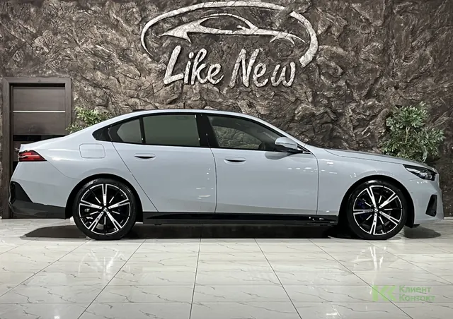 BMW 5 серия (2024)