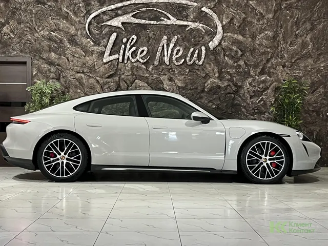 Porsche Taycan (2021)