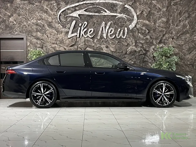 BMW 5 серия (2024)