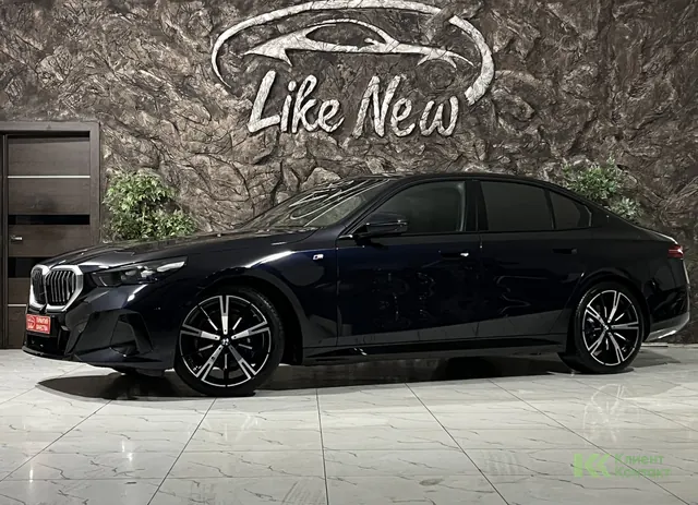 BMW 5 серия (2024)
