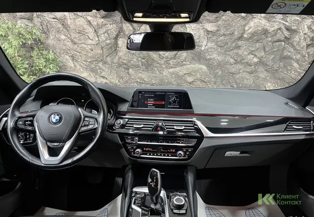 BMW 5 серия (2018)