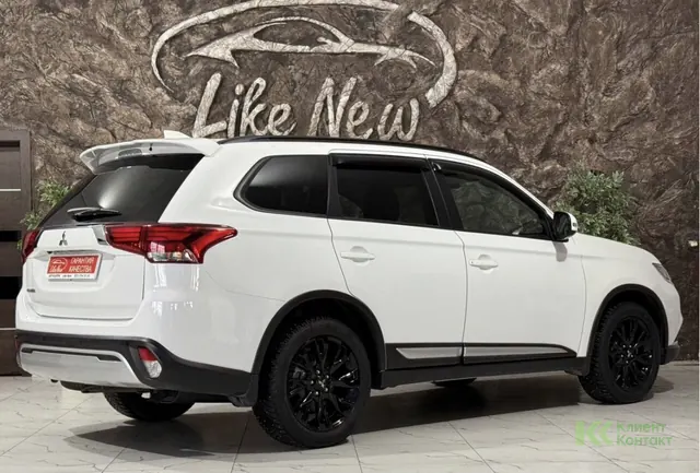 Mitsubishi Outlander (2022)