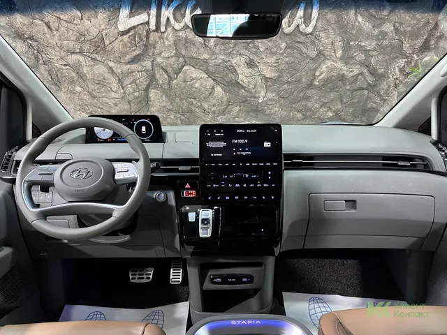 Hyundai Staria (2021)